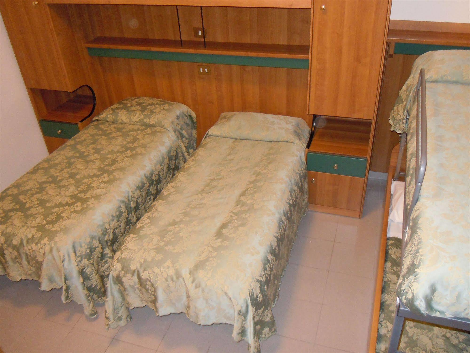 רומא Hotel Papa Germano מראה חיצוני תמונה