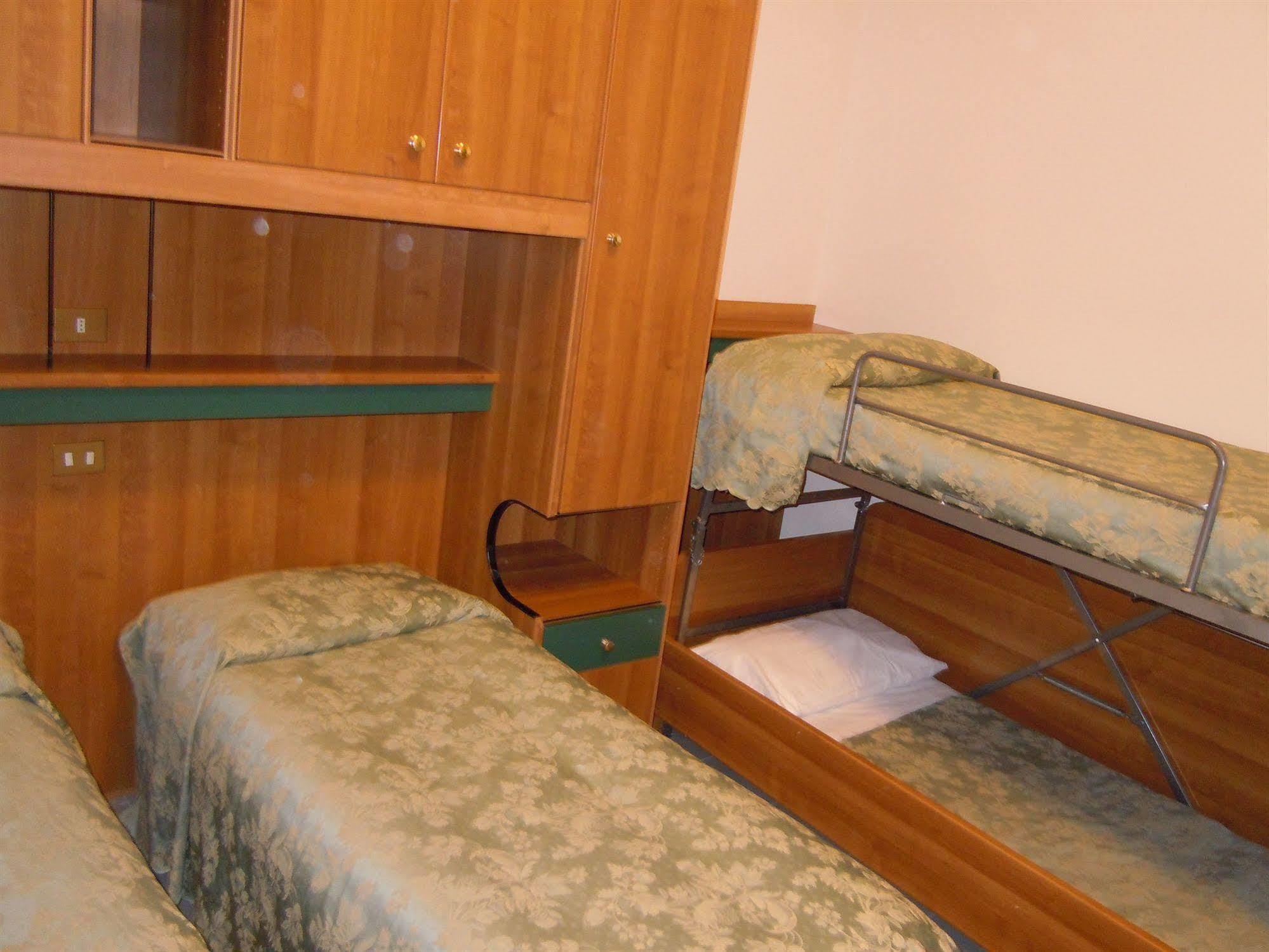 רומא Hotel Papa Germano מראה חיצוני תמונה
